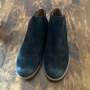 Frye NWT black suede booties size 9